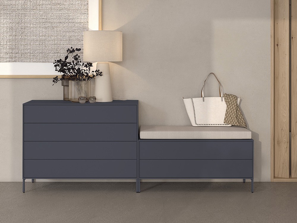 Cómoda Natur Tempo 02 en acabado laminado con patas en metal y colchoneta tapizada de Tegar Mobel - 9