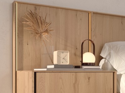 Dormitorio Persia Wood Tempo 19 con cabecero corrido con luz led, mesitas y bañera de Tegar Mobel - 2
