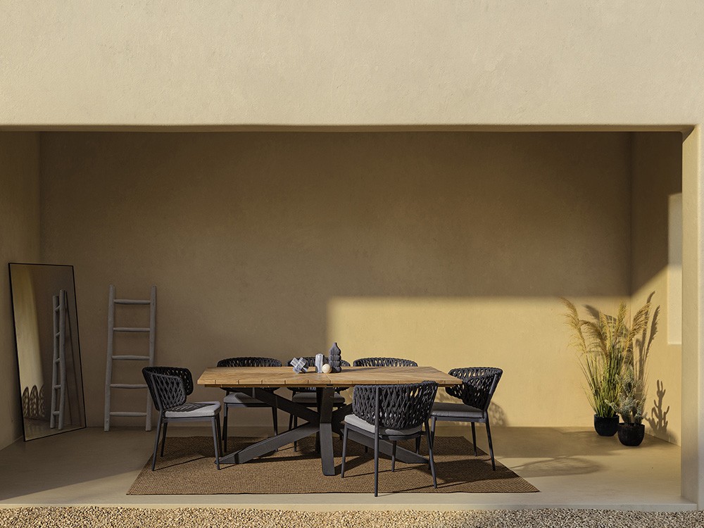 Mesa para comedor exterior Palmdale con patas de aluminio y sobre de madera de teca clase A de bizzotto - 1