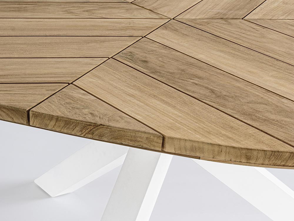 Mesa para comedor exterior Palmdale Triangular con base de aluminio y sobre de teca clase A de Bizzotto - 10