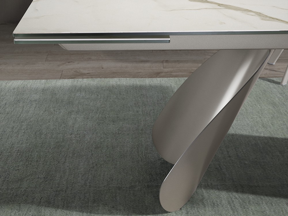 Mesa extensible para comedor Butterfly con base de acero y sobre porcelánico de Ramiro Tarazona - 3