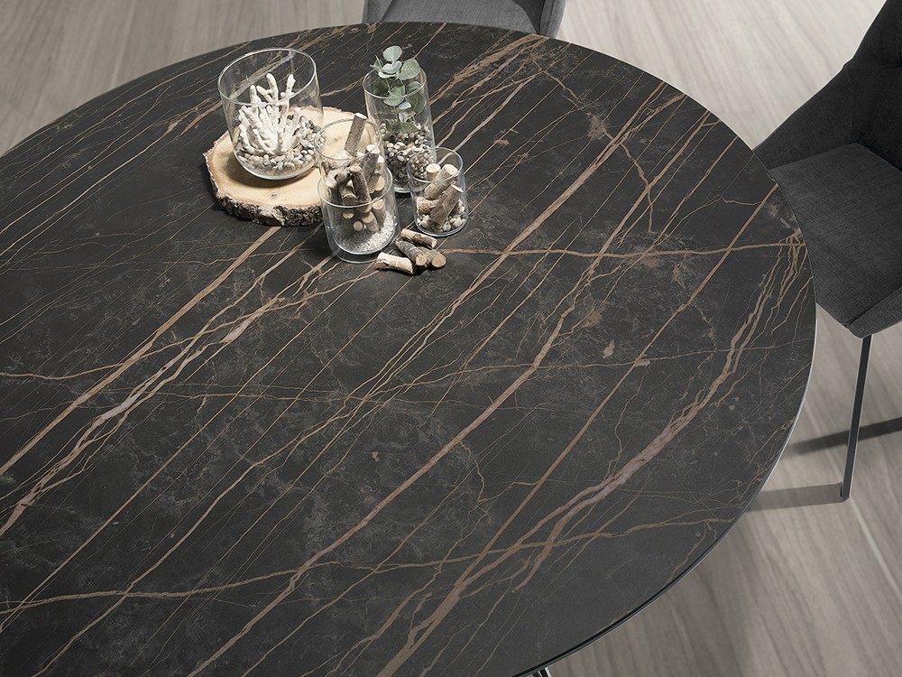 Mesa redonda para comedor Jazz porcelánico de Ramiro Tarazona - 2