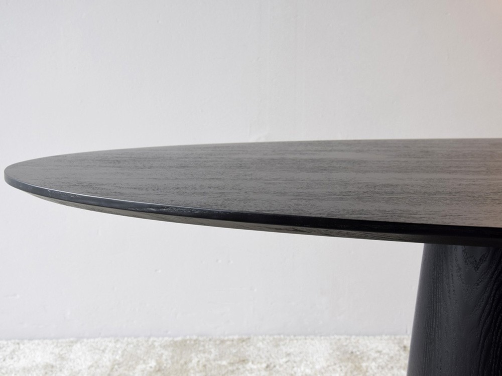 Mesa ovalada Nyla de VP Interiorismo - 2