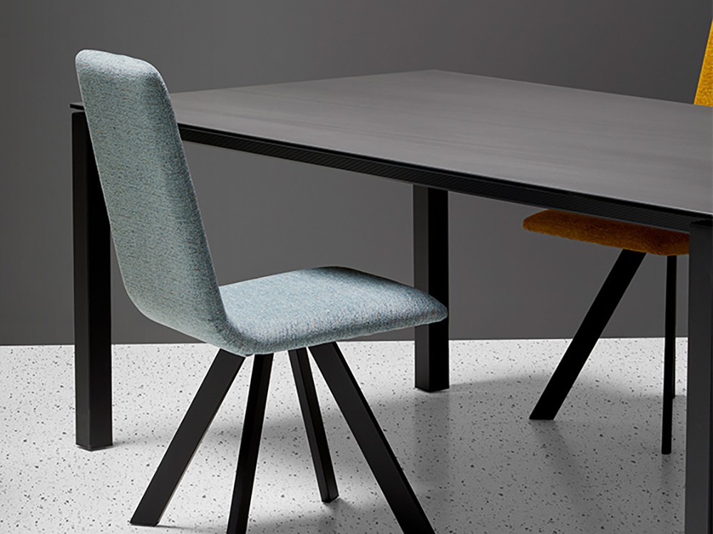 Silla con patas en forma de pirámide Vulcano Mobliberica - 4