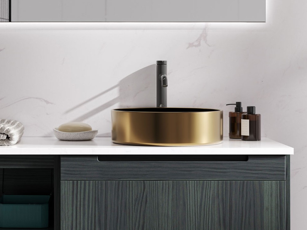 Mueble de baño Catania 18 de madera maciza con encimera de piedra y lavabo dorado de Grupo Seys - 2