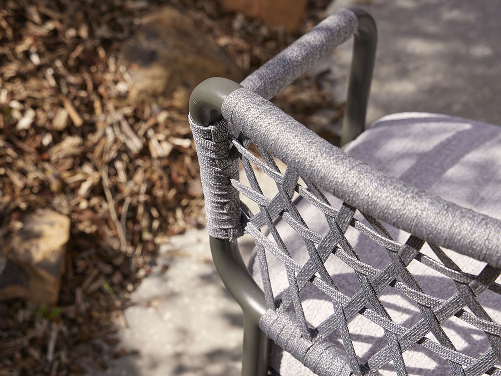 Sillón de comedor apilable Curio de Point muebles de exterior premium - 9