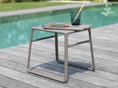 Mesa auxiliar para terraza o jardín de polipropilento Pop de Nardi - 1