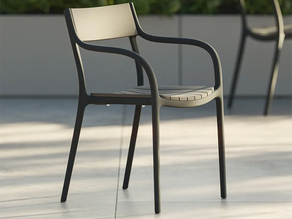 Silla apilable para terraza o jardín Madison Slats de Vondom