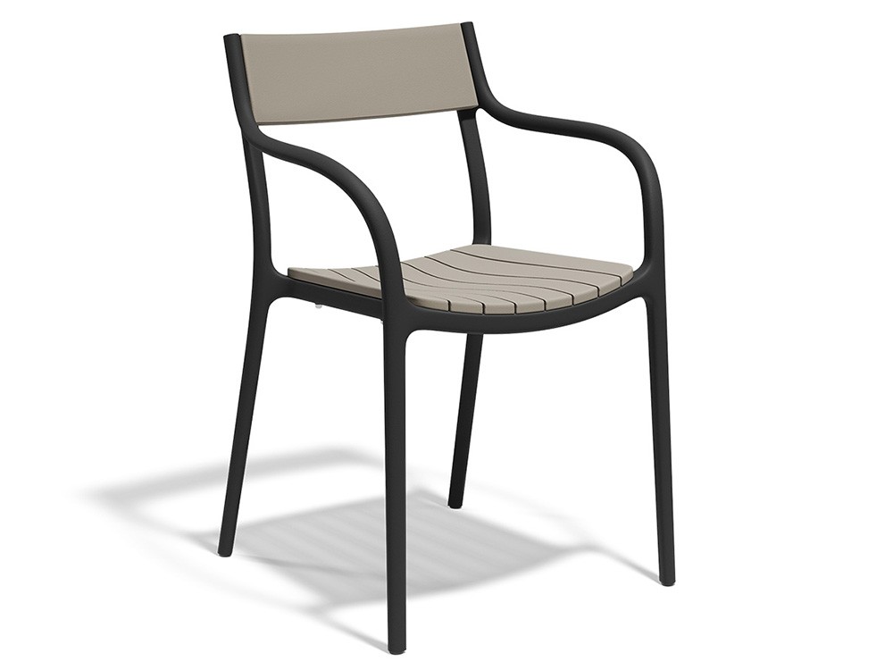 Silla apilable Madison Slats  para terraza o jardín de Vondom