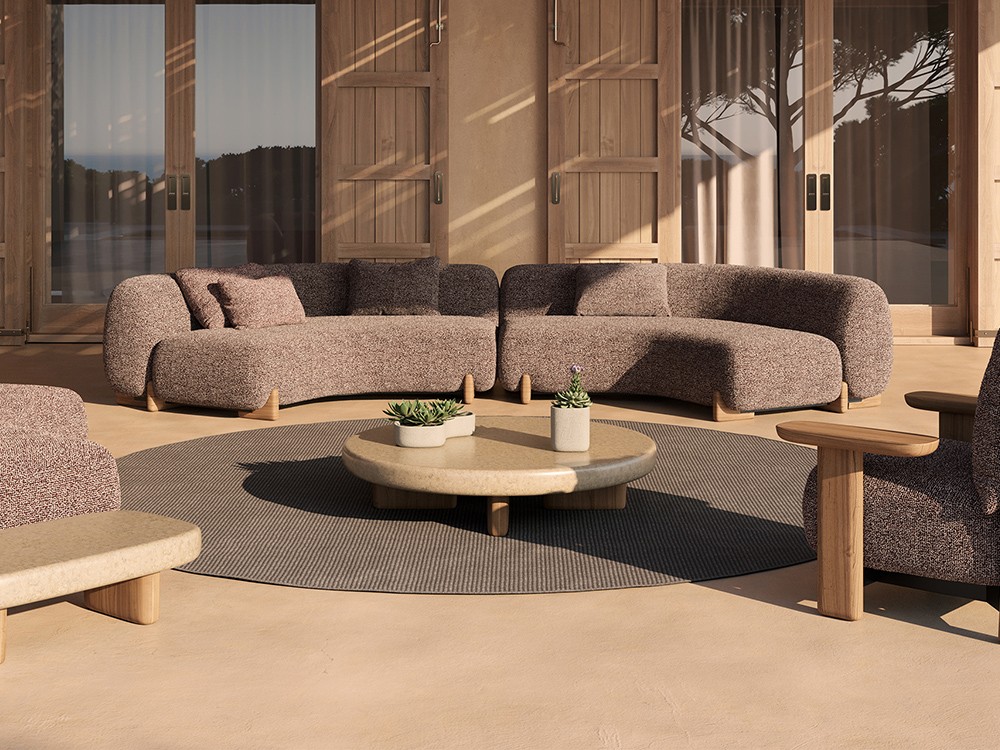 Crea tu propio espacio al aire libre con el sofá modular Milos de Vondom, adaptable, duradero y tapizable en tejidos exclusivos.