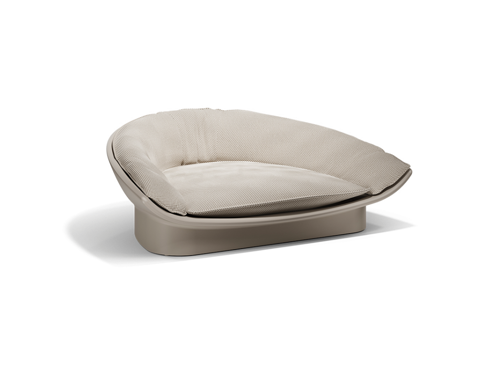 Daybed Luna de Vondom: estética impactante, confort ergonómico y resistencia para ambientes exteriores exigentes.