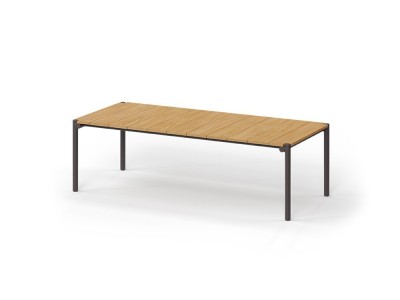 Mesa de comedor Tulum de Vondom una pieza funcional y estética para espacios al aire libre.