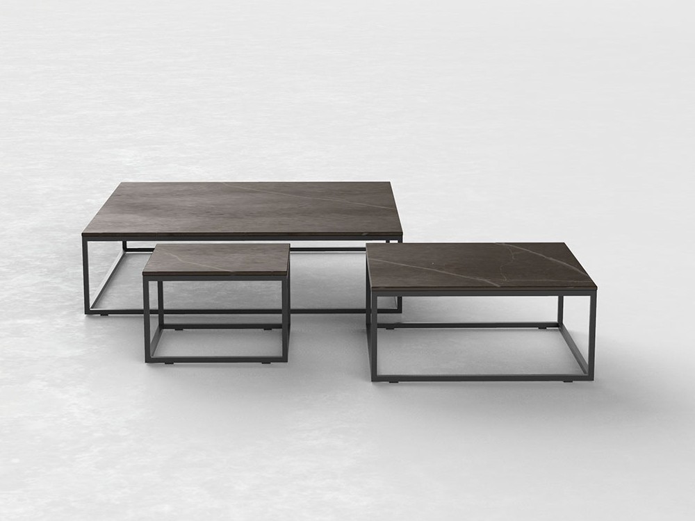 Mesa Suave de Vondom, disponible en 5 tamaños. Estructura de aluminio y sobre HPL.