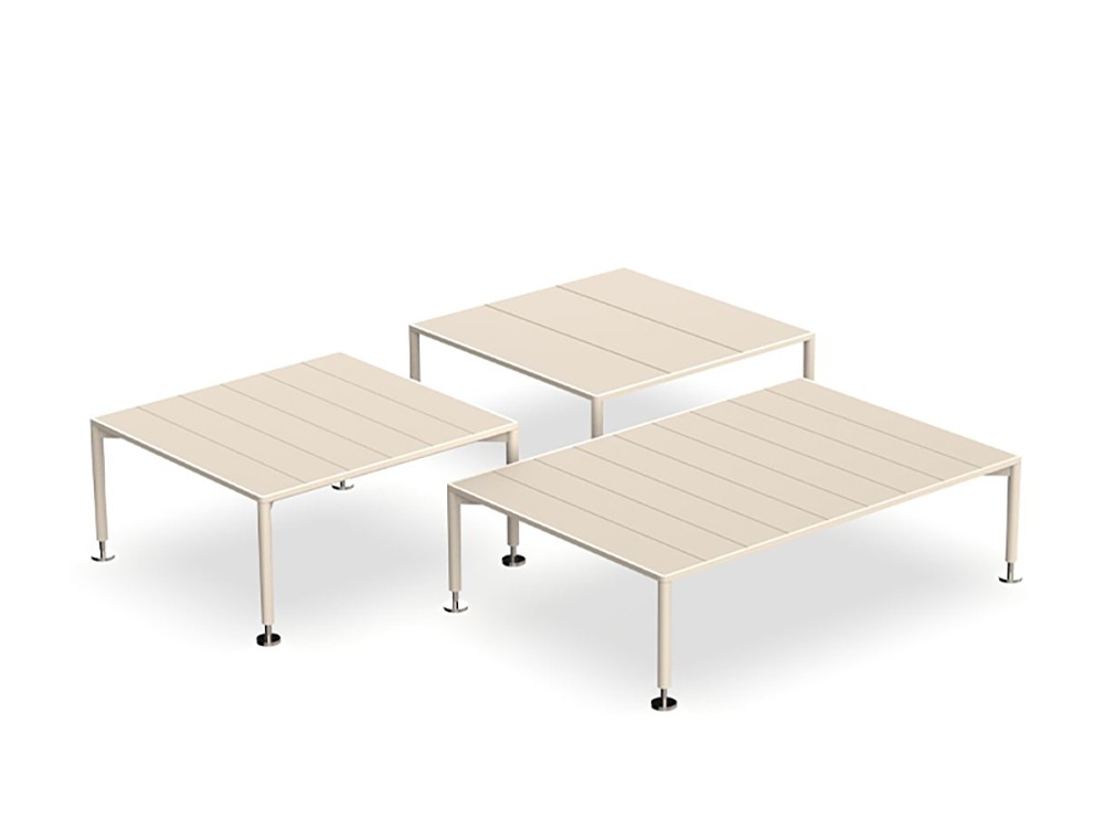 Mesa exterior Hamptons de Vondom, con estructura de aluminio epoxy y sobre HPL. Elegancia y durabilidad.