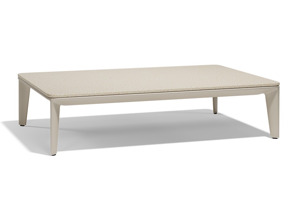 Vondom Pasadena: mesa de centro con estructura de aluminio y superficie en cemento pulido. Estilo moderno y duradero.