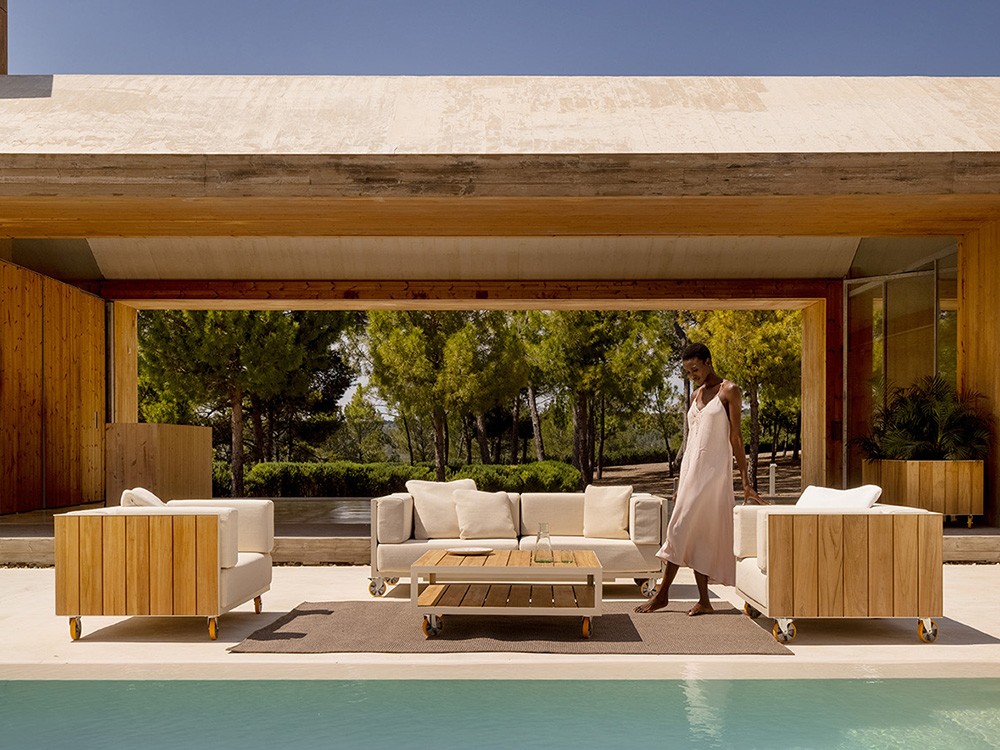 Sofá lounge Vineyard, un equilibrio entre comodidad, sostenibilidad y estilo mediterráneo.