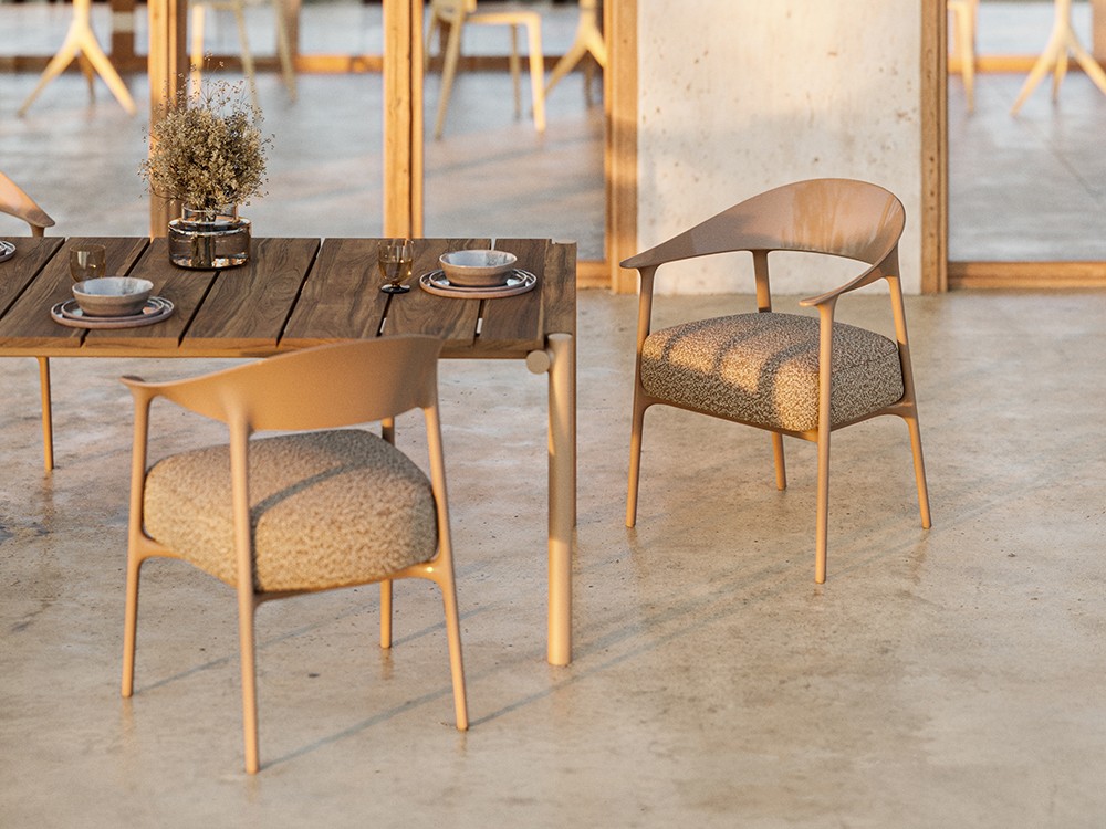 Disfruta de veladas en tu terraza o jardín con el sillón de comedor África de Vondom