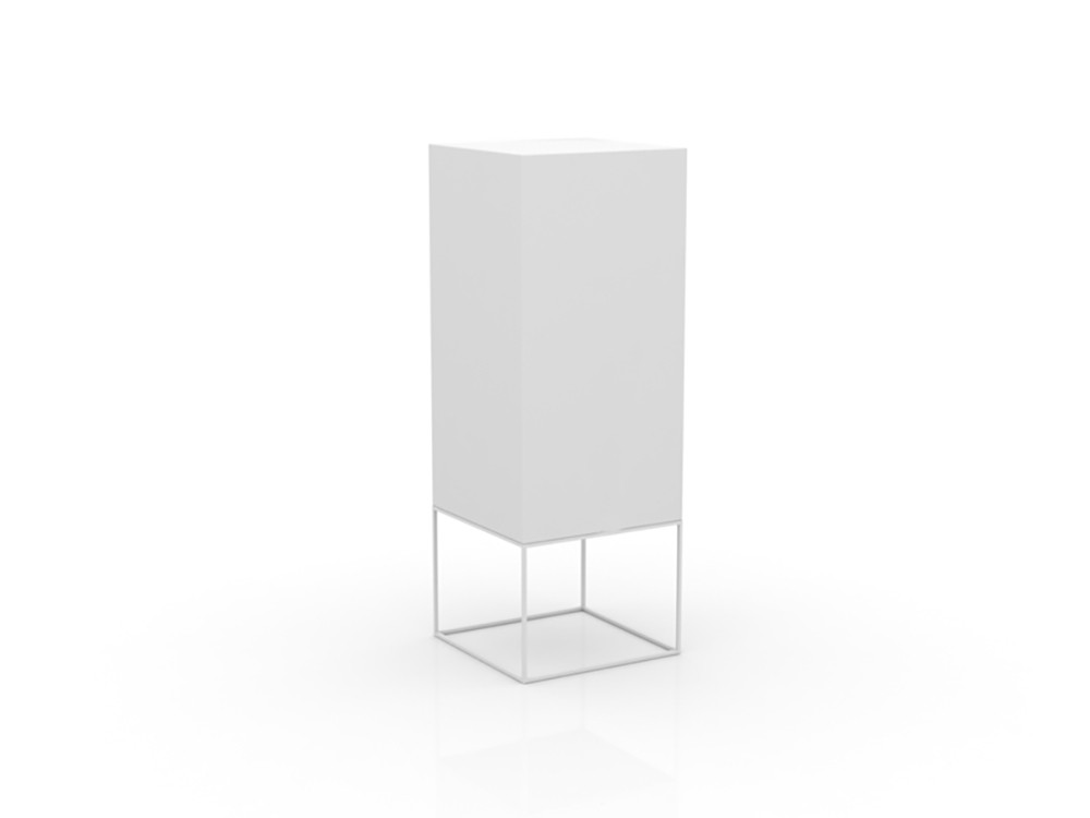 Luz ambiental para exterior con diseño minimalista: lámpara Vela en polietileno moldeado.