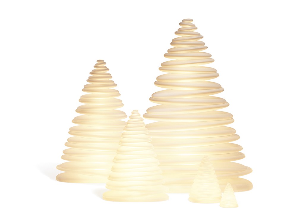 Chrismy de Vondom: lámpara navideña con diseño orgánico y luz ambiental, disponible en 5 tamaños.