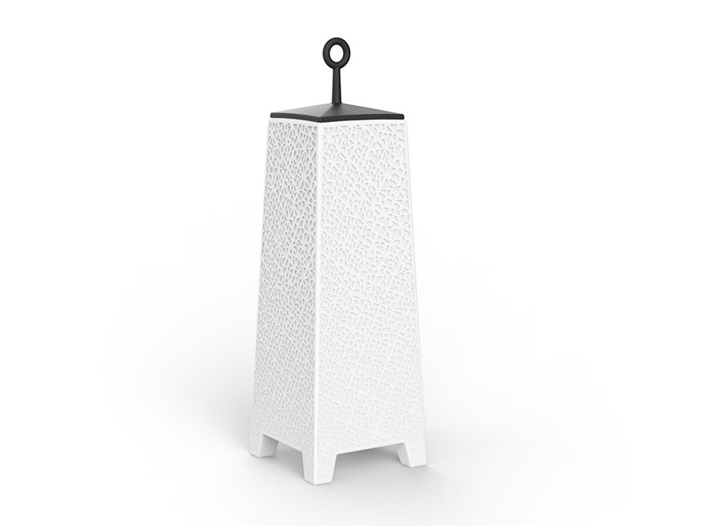 Lámpara LED recargable Mora, ideal para exteriores, con diseño original y acabado resistente.