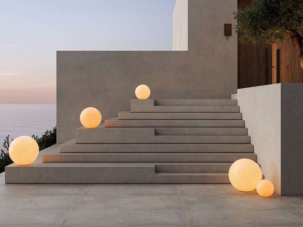Bubbles, lámpara decorativa para exterior con forma orgánica y tecnología LED multicolor.