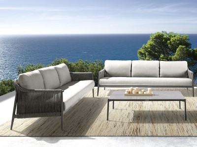 Sofá Termoli de Agua de Mar, diseño elegante y resistente para salones exteriores.