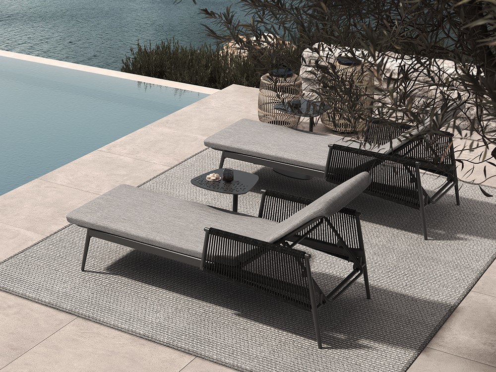 Tumbona Termoli con respaldo reclinable y estructura de aluminio, ideal para zonas de piscina y relax.