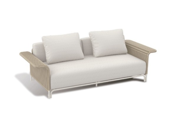 Sillón Fano con estructura en aluminio marfil y fibra trenzada. Diseño cálido y elegante para disfrutar dentro y fuera de casa.