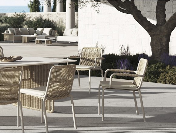 Ligera, elegante y cómoda. Silla Fano con materiales duraderos y fáciles de mantener.