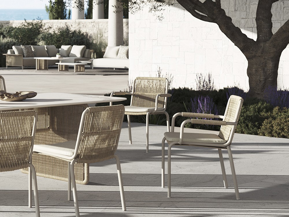 Detalle del acabado mineral del sobre. Mesa Fano, duradera y elegante.