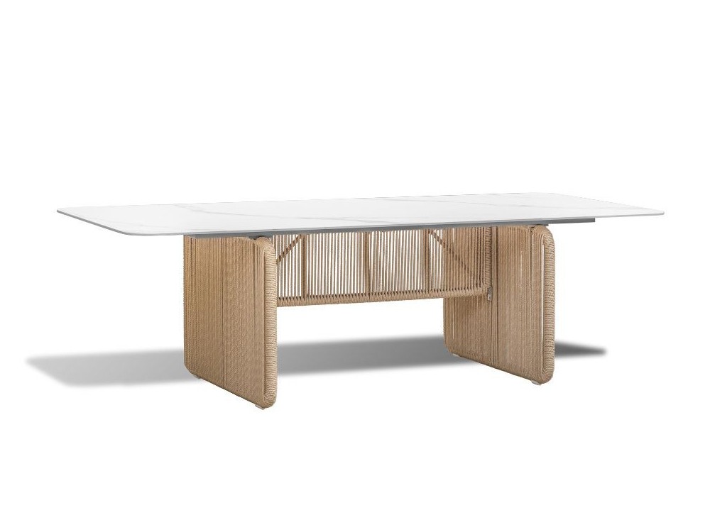 Estructura de aluminio y fibra trenzada. Mesa Fano perfecta para exteriores con estilo.