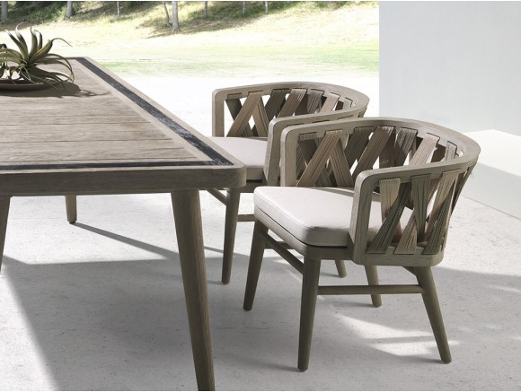 Silla para comedor exterior de madera de teca envejecida Spark de Joenfa