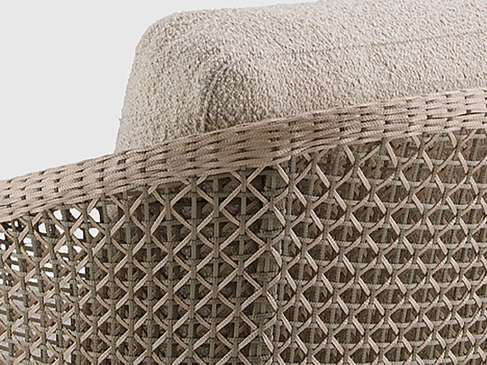 Cojines suaves y amplios. Máximo confort al aire libre para el sillón exterior Santorini.