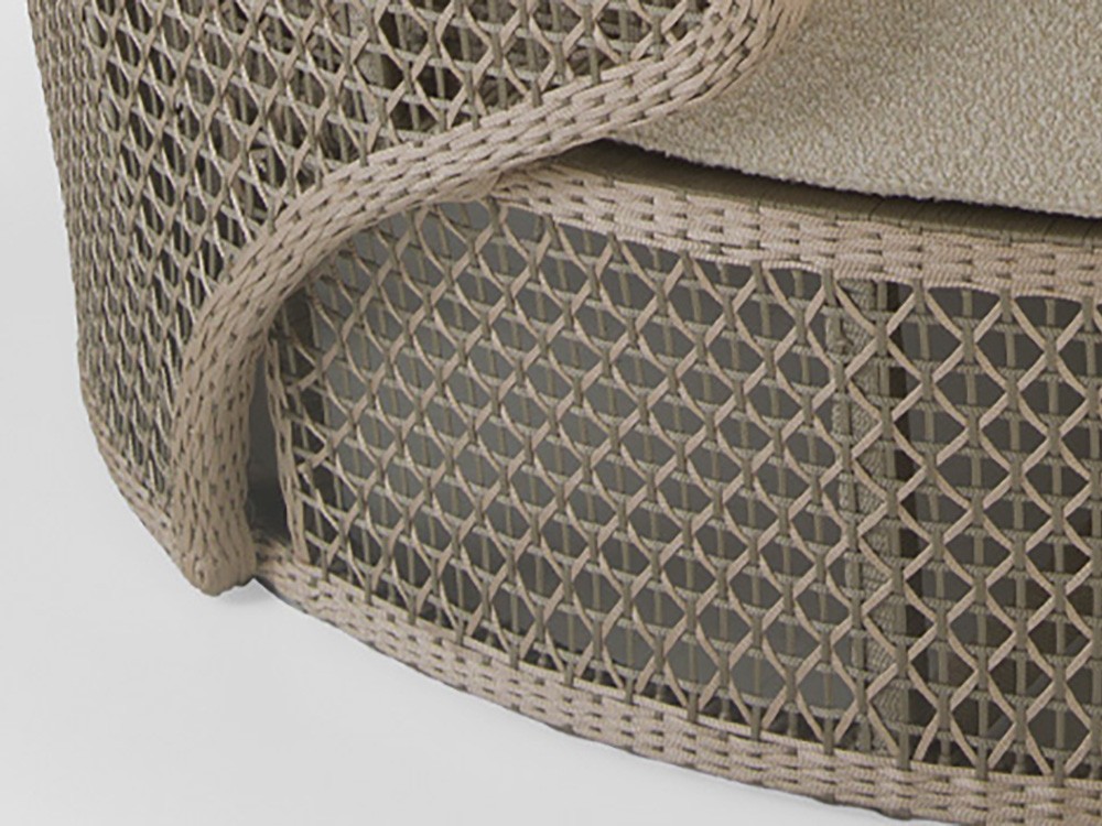 Detalle del trenzado de cuerda en la base del daybed.