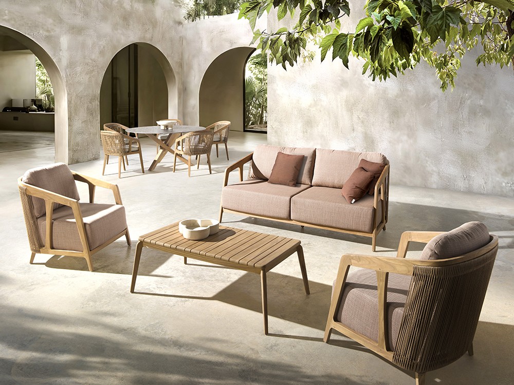 Relájate al máximo. Sofá Rio con cojines mullidos, ideal para tu salón de jardín