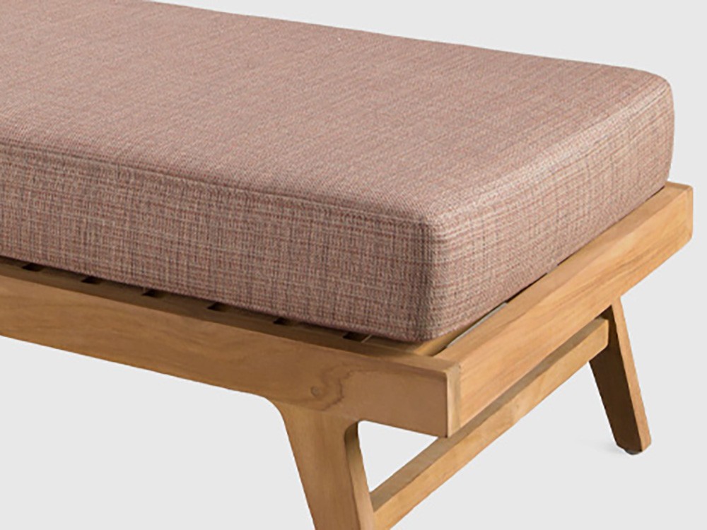 Máxima durabilidad. Base de teca de la tumbona Rio. Resistencia para tu exterior