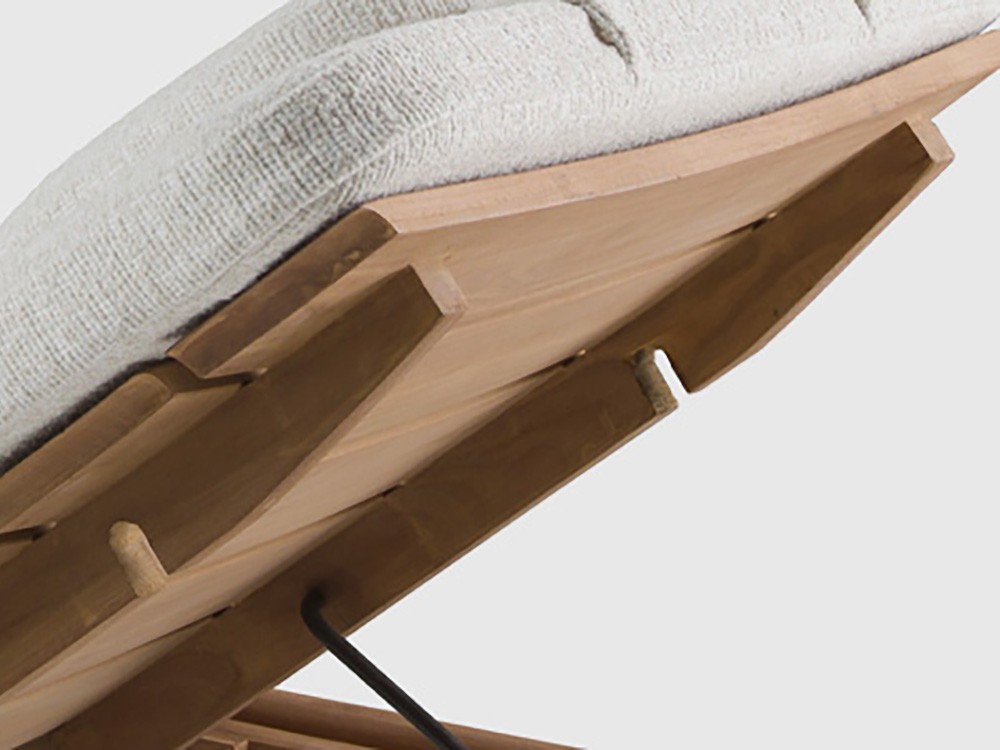 Descanso sublime: Posiciones ajustables para tu bienestar junto a la piscina