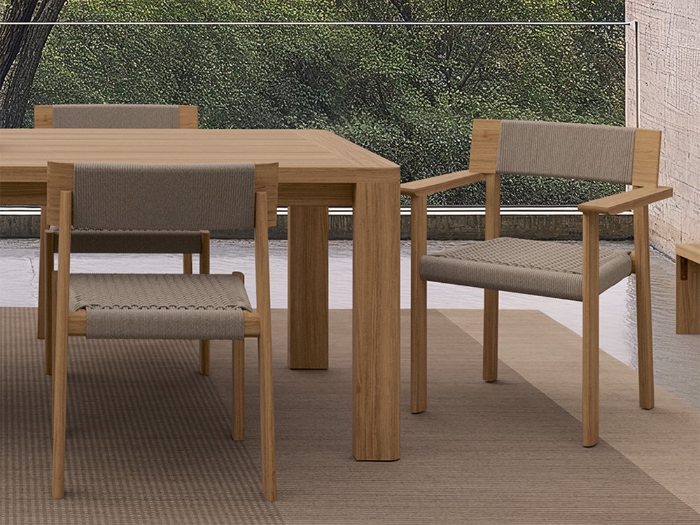 Silla de exterior Olma de madera de teca SKLD Studio