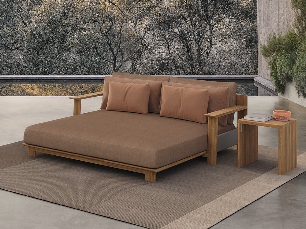 Detalle Daybed Olma: teca robusta y cojines ergonómicos. Durabilidad y confort superiores.