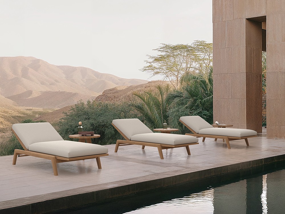 Tumbonas Velair SKLD: teca natural y cojines resistentes para el relax.