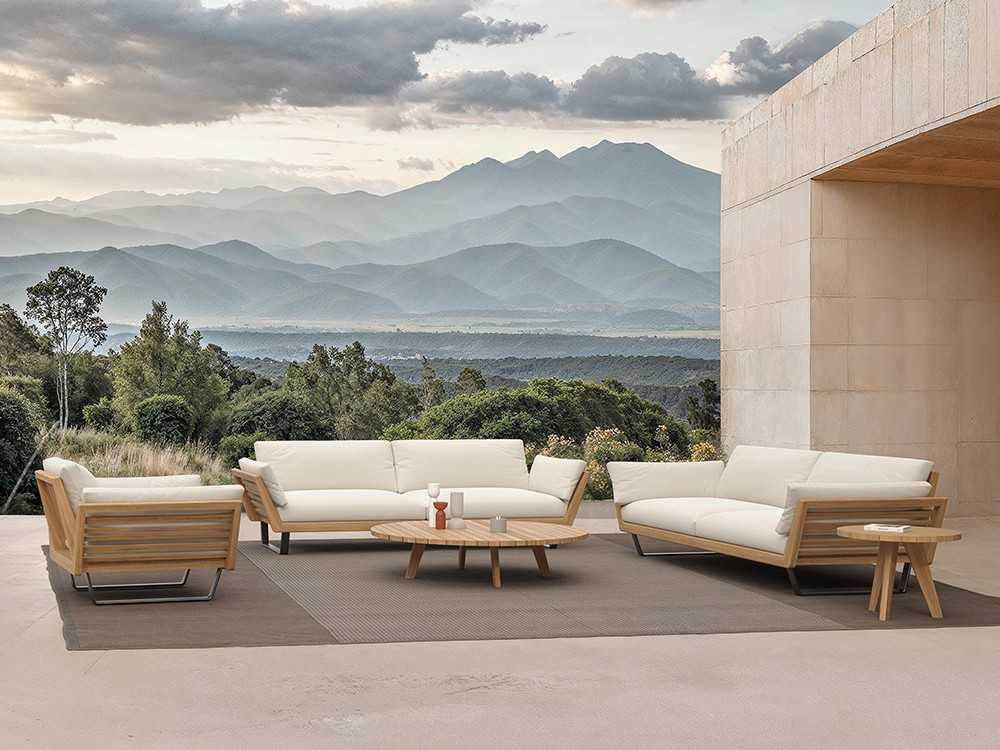 Colección Velair SKLD: mobiliario en teca con mesas de centro de teca o Dekton.