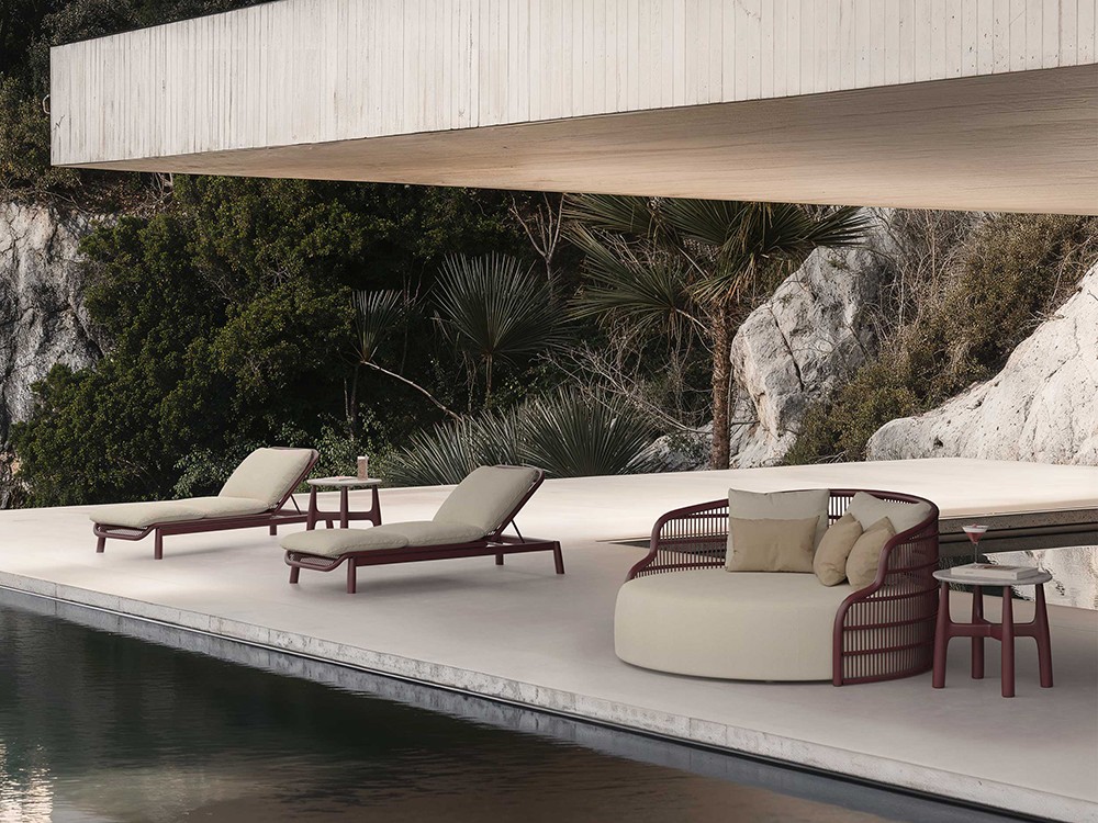 Colección Serra: Daybed y tumbonas que invitan al disfrute y la relajación. Tu oasis personal.