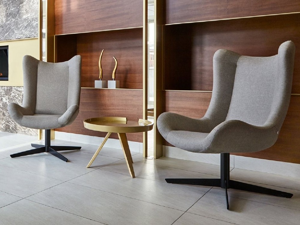 Elegancia y ergonomía en la butaca Lase Metal de Beltá Frajumar