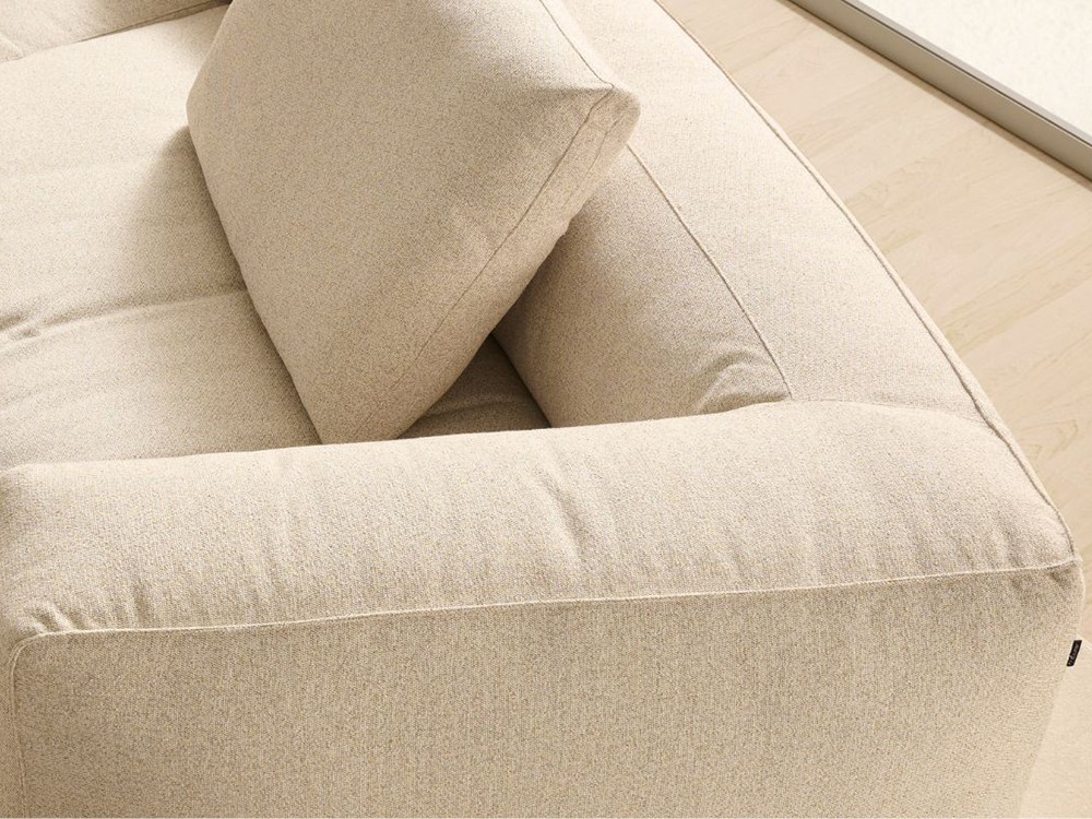 Arim de Beltá Frajumar: elegancia atemporal con múltiples posibilidades de tapizado para personalizar tu hogar.