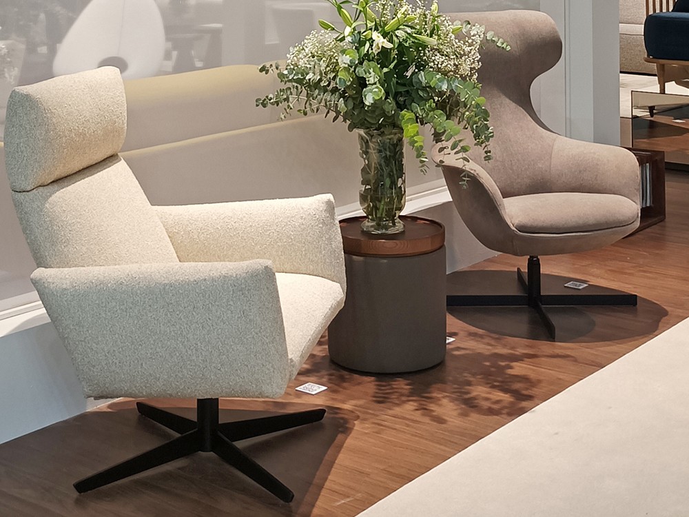 Giratoria y con respaldo alto, la butaca Calma es ideal para momentos de relax