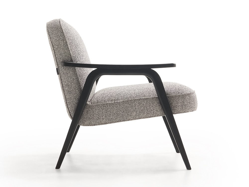 Confortable y elegante, el sillón Lotu  de Beltá Frajumar