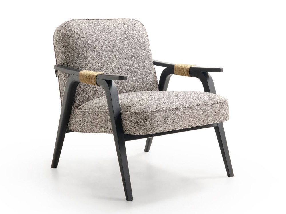 Esta butaca puede llevar fibra trenzada en los reposabrazos como en la técnica tradicional japonesa