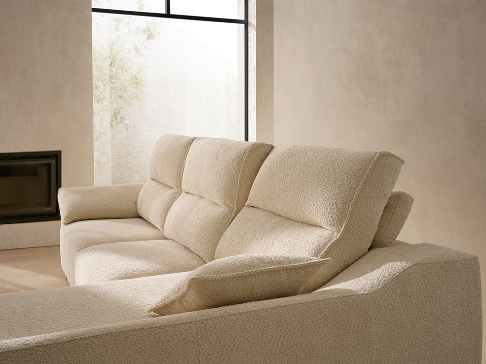 Confort y elegancia atemporal para el sofá con chaiselongue y asientos deslizantes Sandro acomodel
