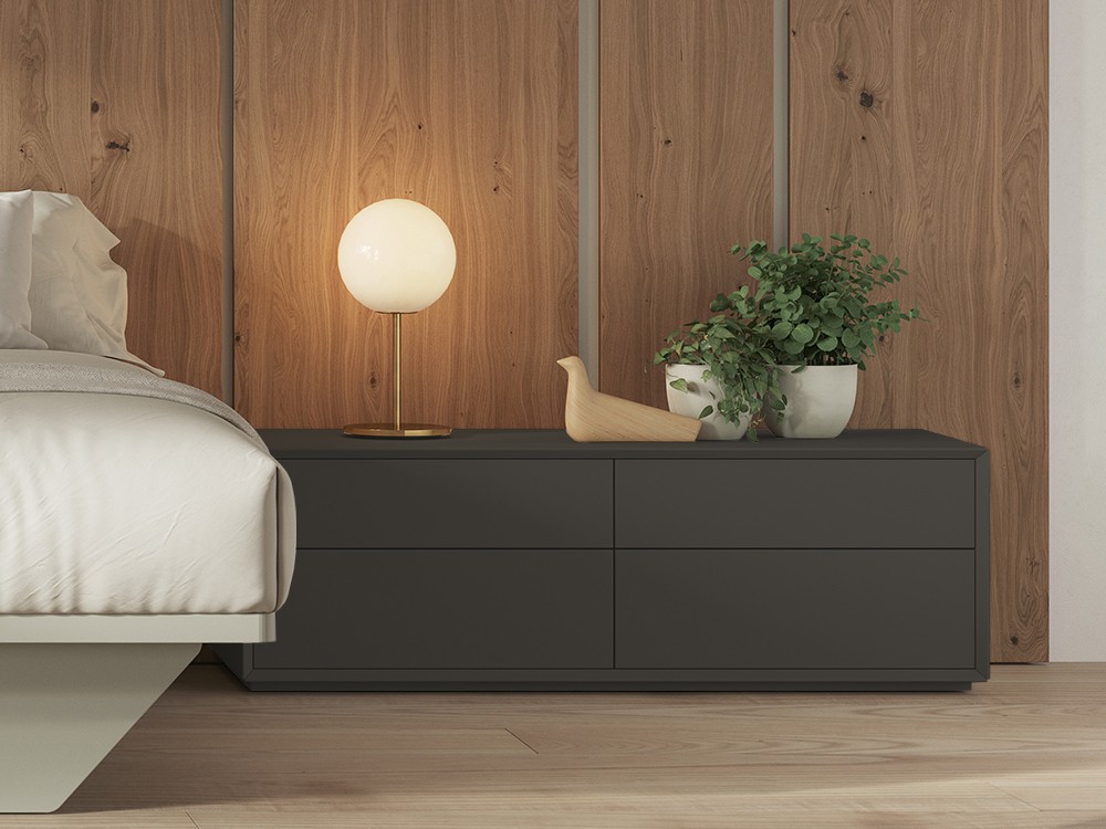 De 48.8 a 193.8 cm, la mesita Angul está disponible en varias medidas.