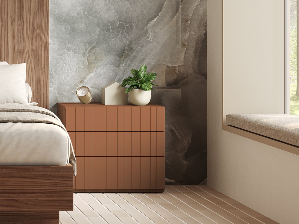 Los frentes codic tienen un diseño rayado que le aporta personalidad Compact mesita de noche